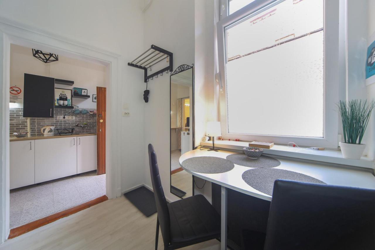 Cosy Studio Apartment With Airconditioner Budapeşte Dış mekan fotoğraf